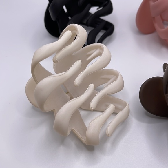 Large Hair Claw Clips 4 PCs assorted colors matte - Picture 4 of 7